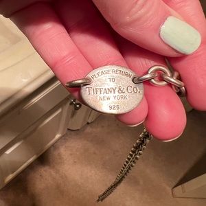 Return to Tiffany oval necklace.
